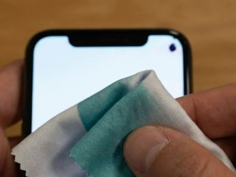 Nguyên nhân màn hình iPhone bị chảy mực