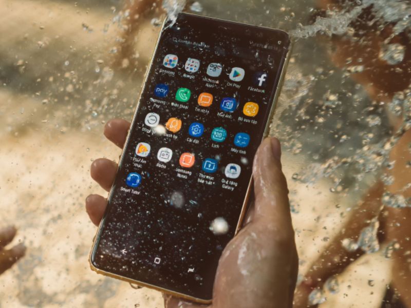 Cách xử lý màn hình điện thoại bị ẩm
