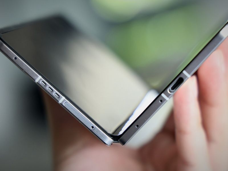 Màn hình OPPO Find N6