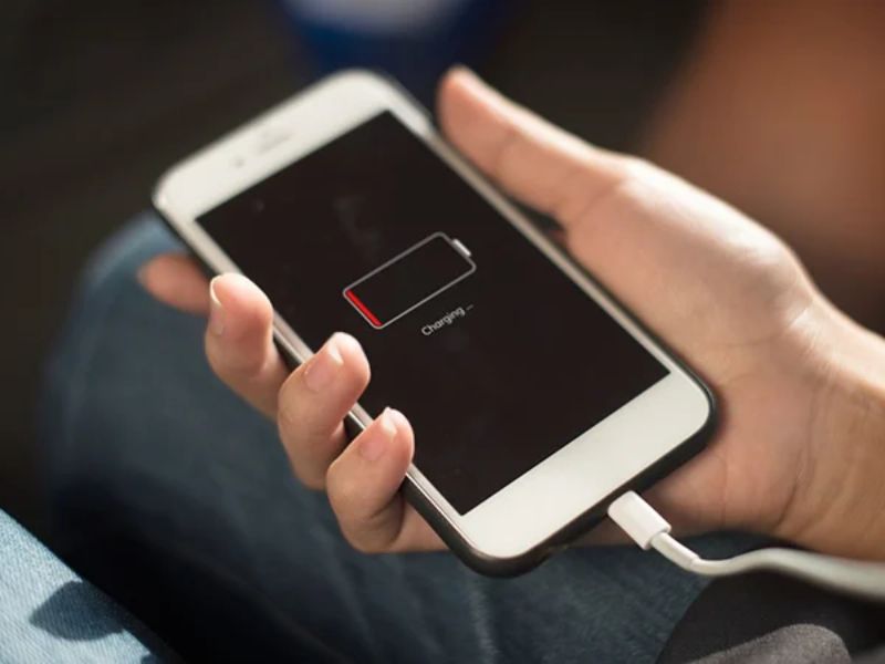 Nguyên nhân khiến điện thoại bị pin ảo