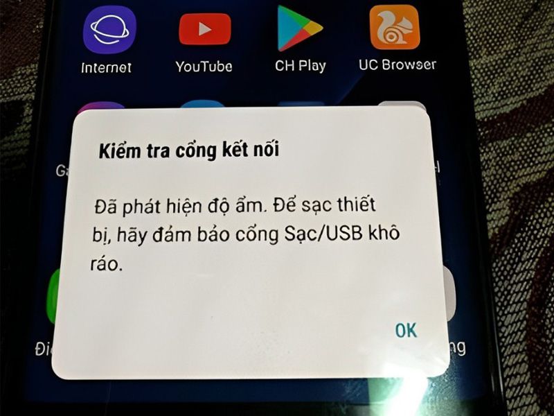 Xử lý Samsung báo lỗi độ ẩm