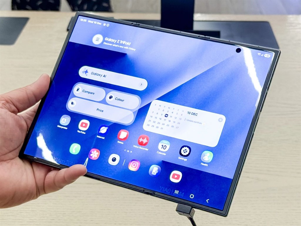 Máy có viên pin tiêu chuẩn khoảng 4.800mAh