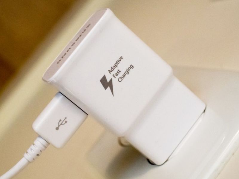 Sạc nhanh chuẩn Adaptive Fast Charging