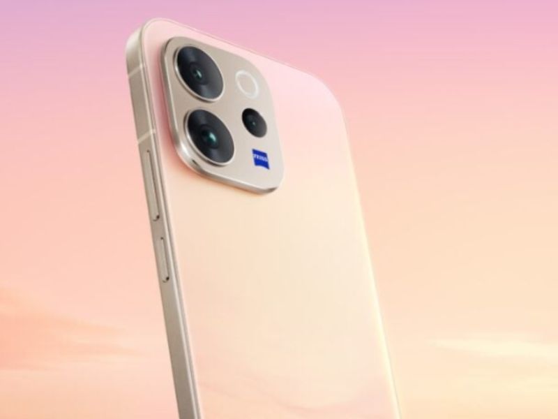 Sạc nhanh và tính năng sạc ngược đầy hứa hẹn