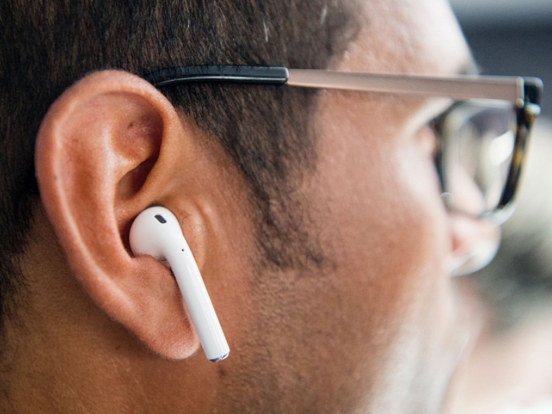 Tác động từ bụi bẩn và ráy tai