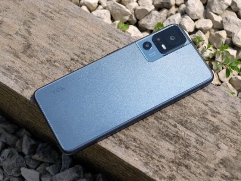 Điện thoại TCL 40SE giá rẻ