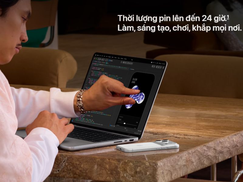 Apple ra mắt Macbook Pro với thời lượng pin khủng
