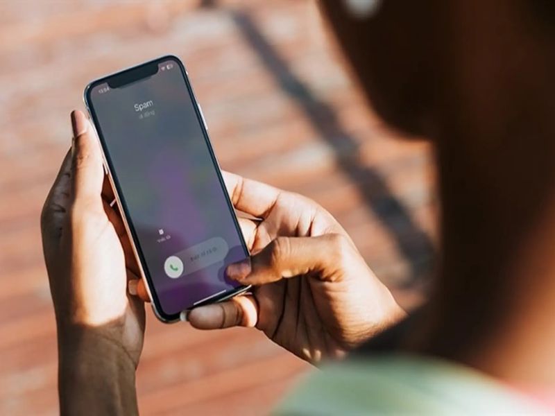 Vì sao nên chặn số điện thoại ngoài danh bạ trên iPhone?