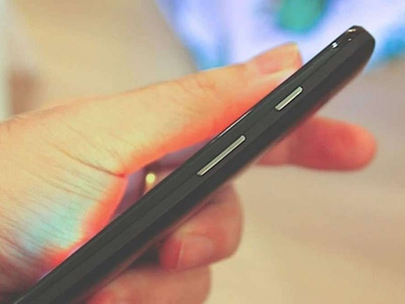 Vì sao nút nguồn điện thoại bị hư?