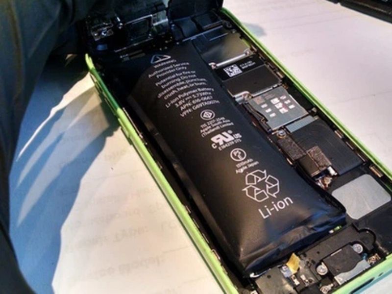 Cách xử lý pin điện thoại bị chai phồng