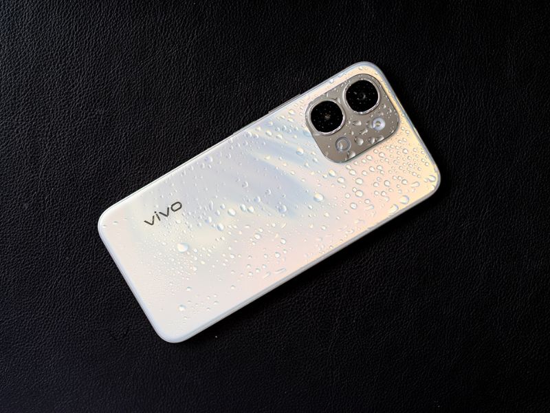 Thiết kế bền bỉ, chuẩn kháng nước và độ bền ấn tượng