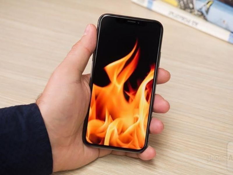 Tại sao điện thoại iPhone bị nóng? Cách xử lý nhanh