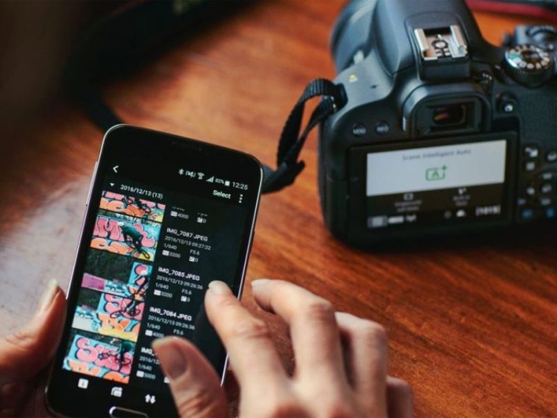 5 cách chuyển ảnh từ máy ảnh sang điện thoại nhanh, sắc nét