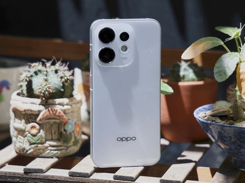 OPPO Reno17 lộ ảnh thực tế cực đẹp với camera 200MP