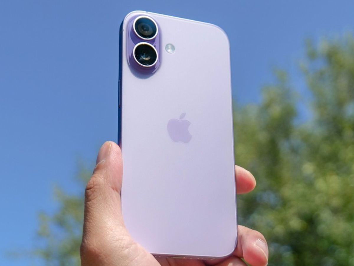 So sánh selfie iPhone đời đầu và iPhone 17 có gì nâng cấp?