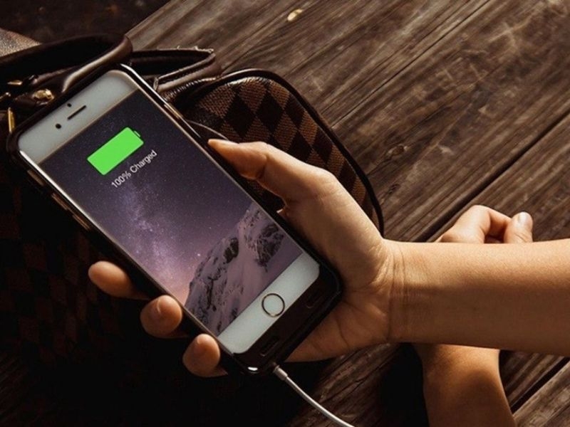Tự ngắt sạc khi pin đầy iPhone: Đừng hiểu sai